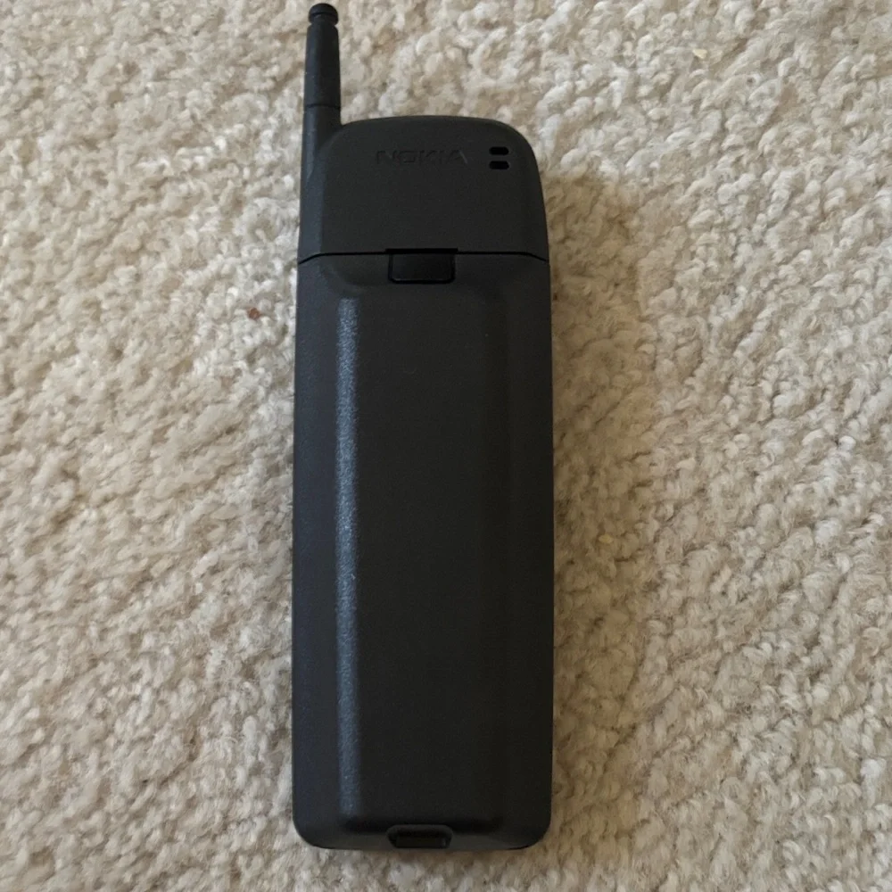 Nokia Black Vintage Mobile Phone with Cream Keypad